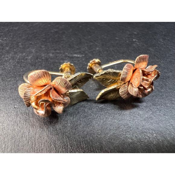 Vintage Krementz Rose and yellow gold tone Flower Leaf Screw Back Earrings - Picture 14 of 16